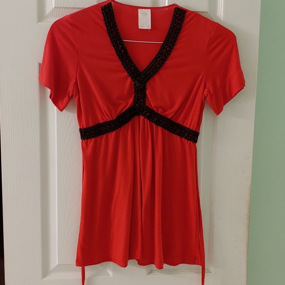 2 Tops - Picture 3 of 6